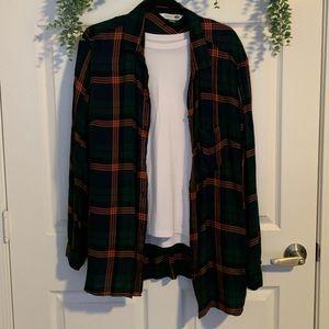 Slouchy plaid flannel shirt. Old Navy. Large.